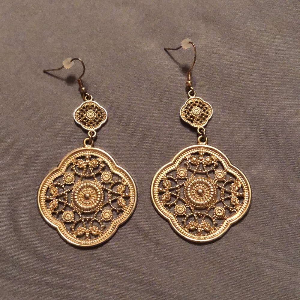 Dangly gold earrings